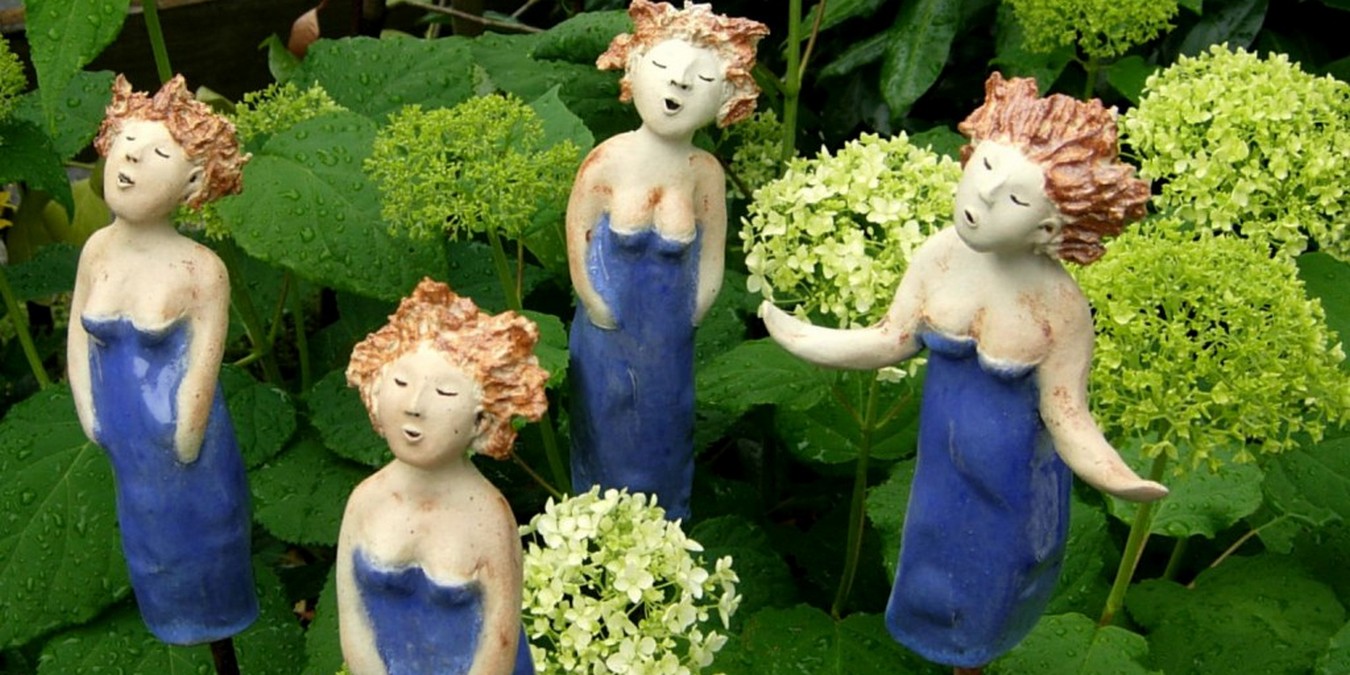 Tonfiguren für Gärten